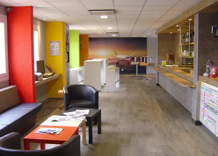 Explorez les Hôtels Pas Cher à Marignane pour un Séjour Abordable et Confortable