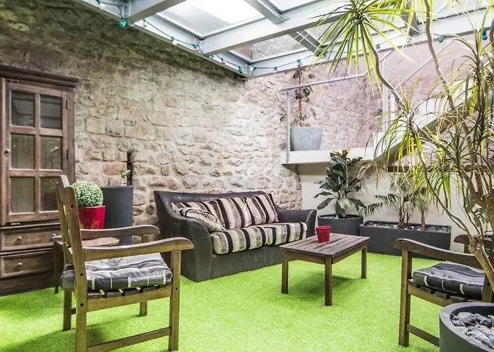 Hôtels pas cher à Nemours : trouvez le meilleur hébergement pour votre séjour