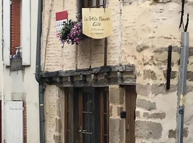 Hôtels à Parthenay, France: Séjournez dans le confort et le style