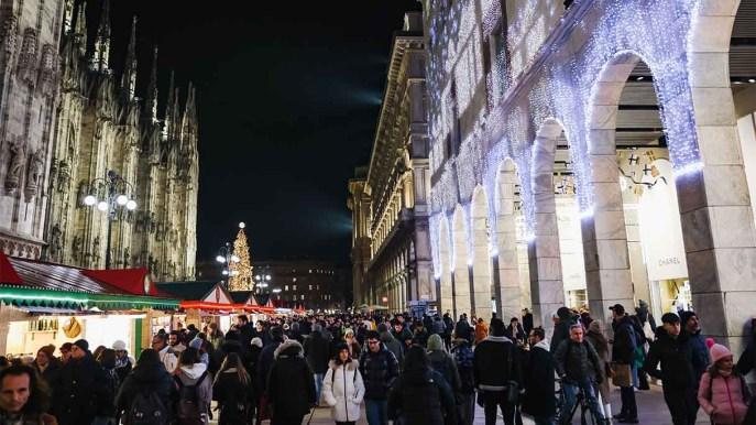 Les marchés de Noël à Milan, entre lumières scintillantes et moments traditionnels