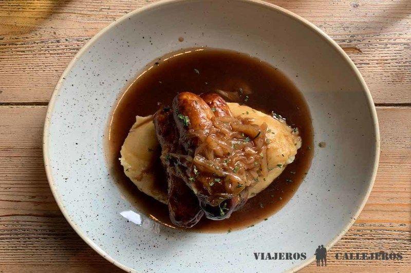 Sausage and mash, uno de los platos que probar en los restaurantes de Edimburgo