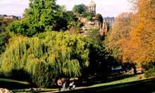 Climbing in Buttes Chaumont